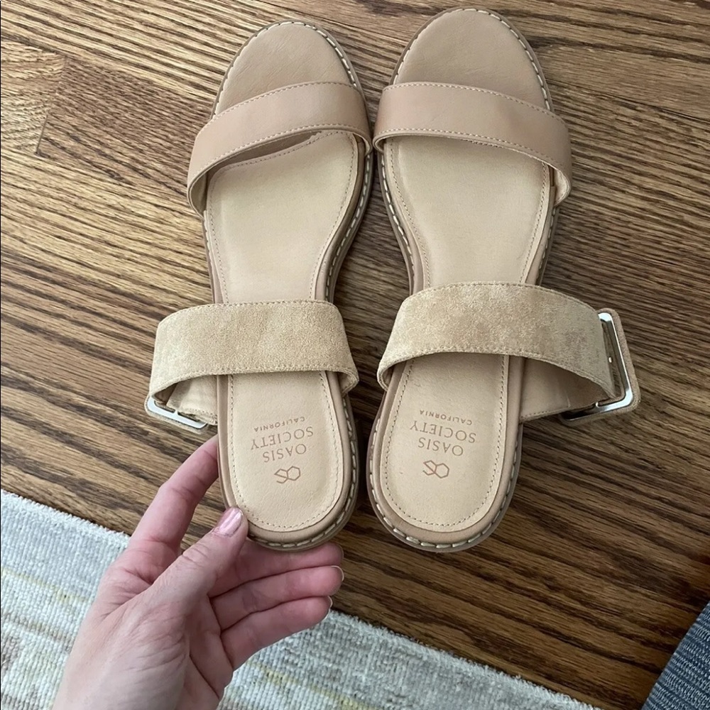 Krista Horton GUC Oasis Society Sandals 9